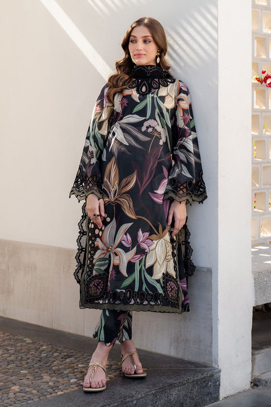 Barooque Luxury Lawn Collection 2025/26 – 3PC Embroidered Suit